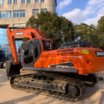 Type de gratte-ciel utilisé DOOSAN DX300LC-9C Excavateur Machines de déplacement de terre 30215 kg