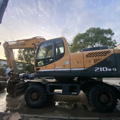 Hyundai 210W-9 Excavateur à roues d'occasion Hyundai équipement de construction 20560kg