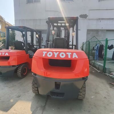 5 tonnes de chariot élévateur Toyota 50 Chariot élévateur d'occasion avec hauteur de levage de 3,5 m