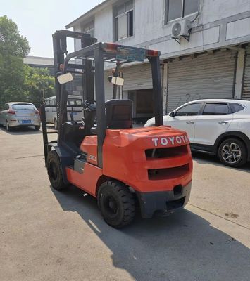 Compact à combustion interne Toyota 30 utilisé chariot élévateur 3 tonnes de capacité certifié CE