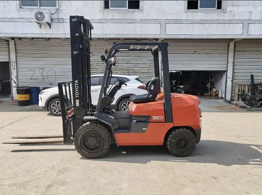 148kw 3 tonnes Toyota 30 Chauffre à deux mains, moteur diesel